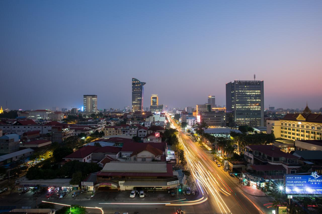 Kuch Oudom Hotel Phnom Penh Exterior foto