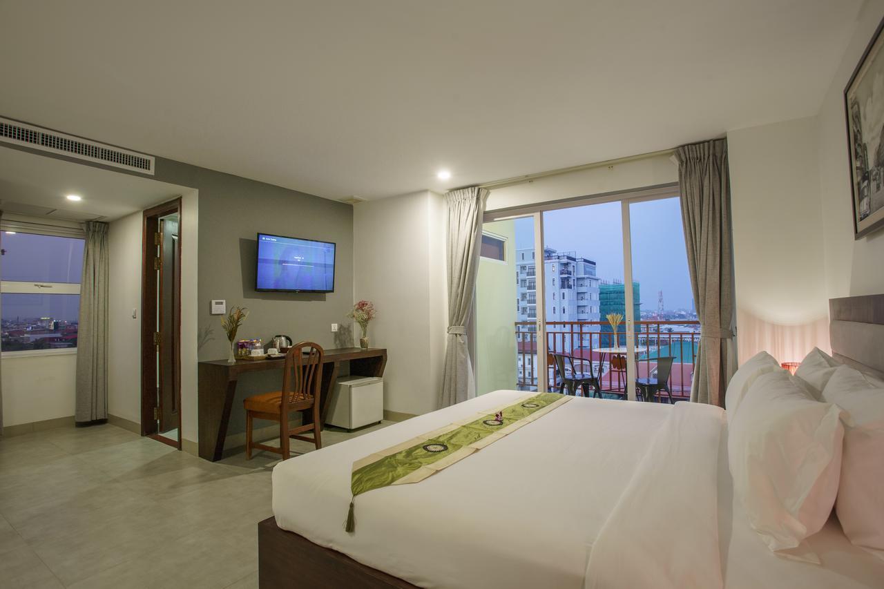 Kuch Oudom Hotel Phnom Penh Exterior foto