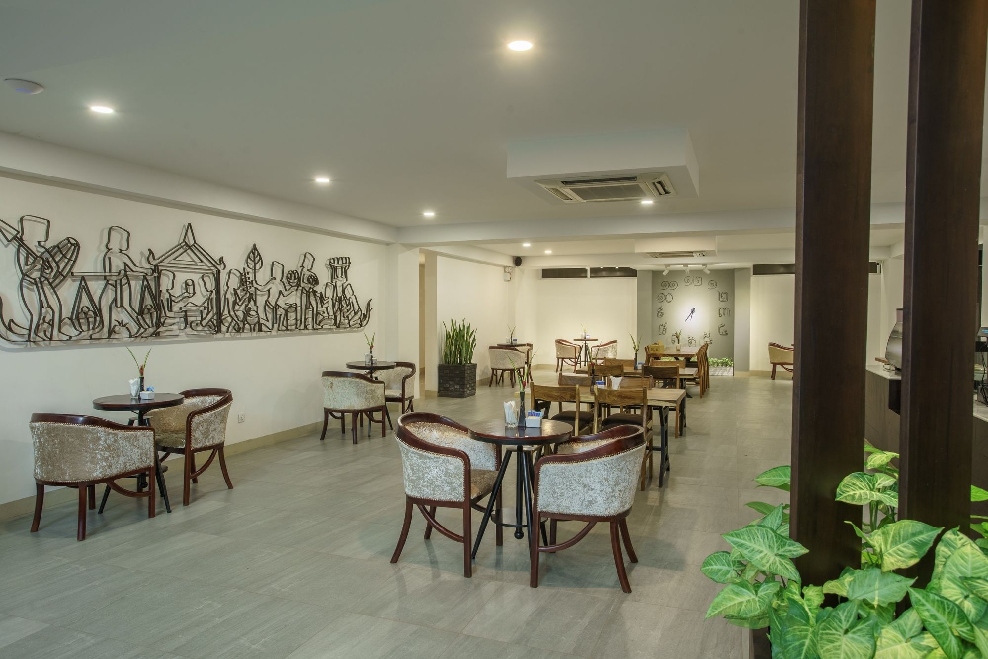 Kuch Oudom Hotel Phnom Penh Exterior foto